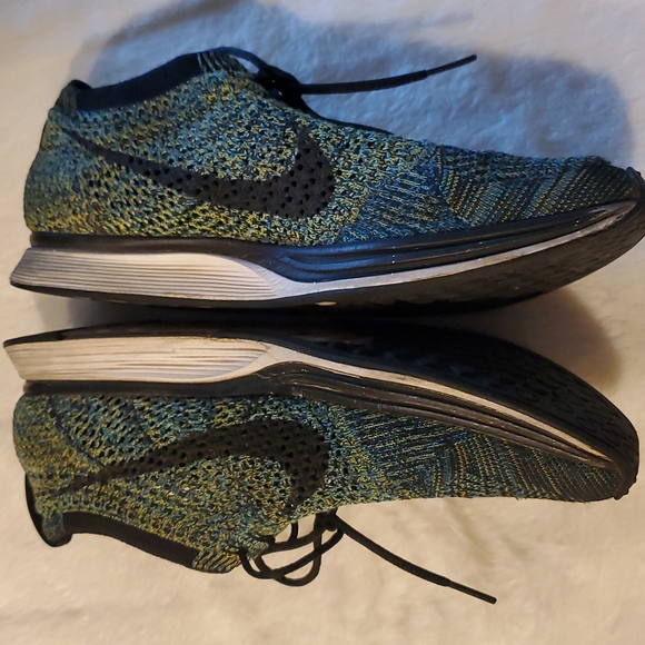 Nike Flyknit Racer - Picture 9 of 12